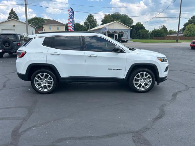 2023 Jeep Compass Latitude Lux FWD 2023 Jeep Compass Latitude Lux FWD