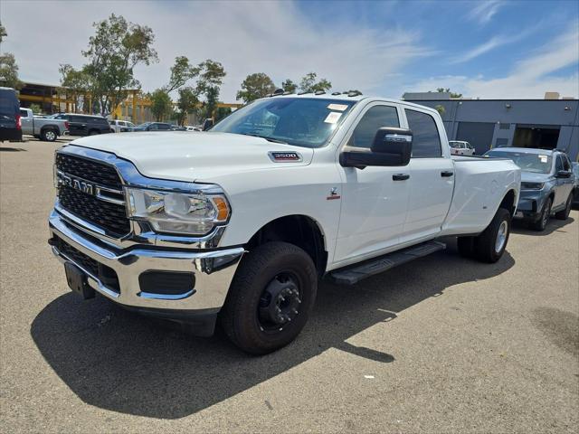 2023 RAM 3500 Tradesman Crew Cab 4x4 8 Box