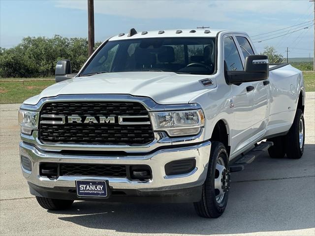 2023 RAM 3500 Tradesman Crew Cab 4x4 8 Box