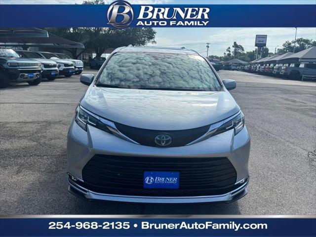 2021 Toyota Sienna XLE