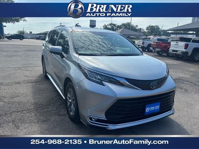 2021 Toyota Sienna XLE
