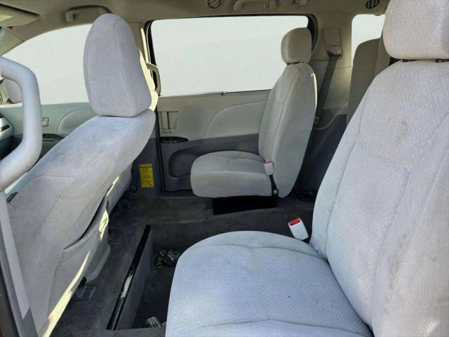 2011 Toyota Sienna LE V6