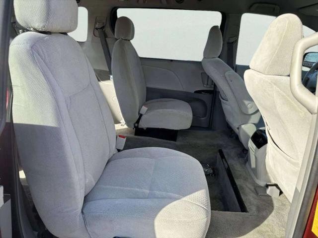 2011 Toyota Sienna LE V6