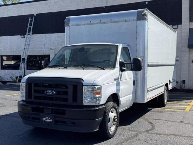 2022 Ford E-350 Cutaway Base