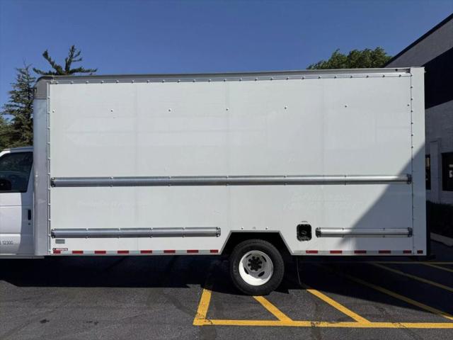 2022 Ford E-350 Cutaway Base
