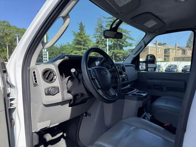 2022 Ford E-350 Cutaway Base