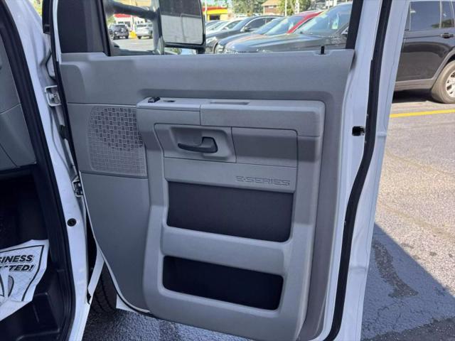 2022 Ford E-350 Cutaway Base