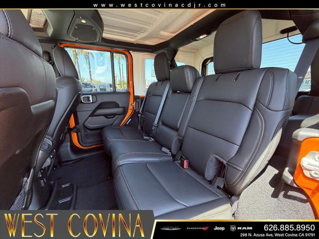 2025 Jeep Wrangler 4-Door Sahara 4x4