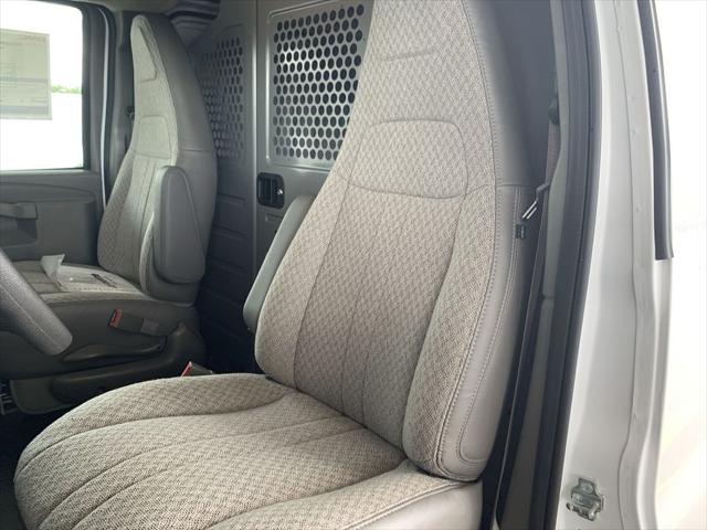 2025 GMC Savana Cargo RWD 2500 Regular Wheelbase Work Van