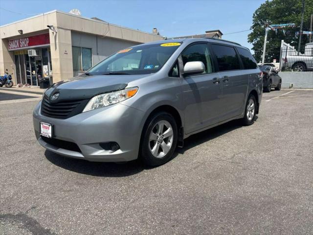 2011 Toyota Sienna Base V6