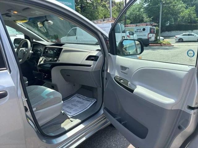 2011 Toyota Sienna Base V6