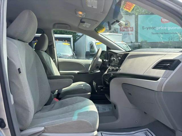 2011 Toyota Sienna Base V6