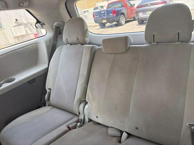 2011 Toyota Sienna Base V6