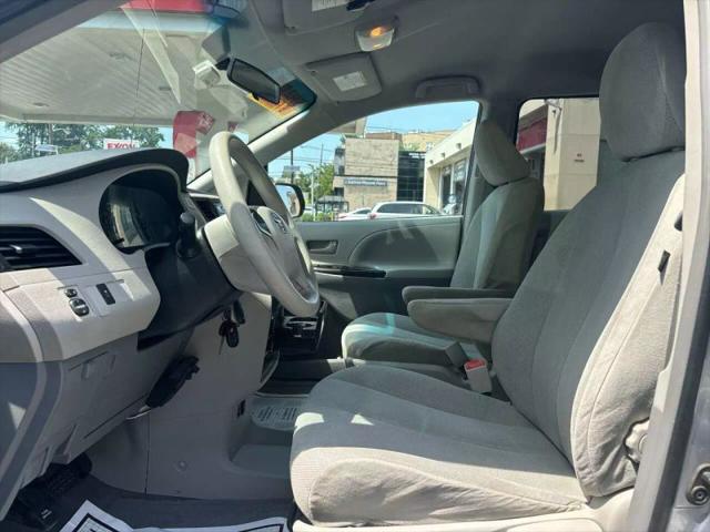2011 Toyota Sienna Base V6