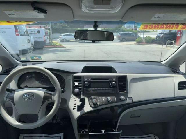 2011 Toyota Sienna Base V6