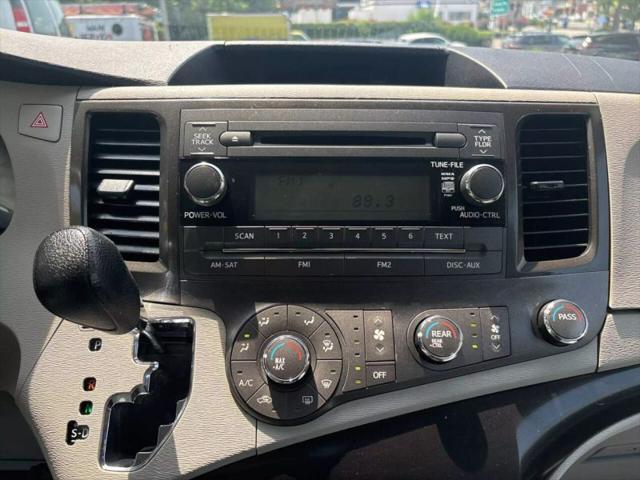 2011 Toyota Sienna Base V6