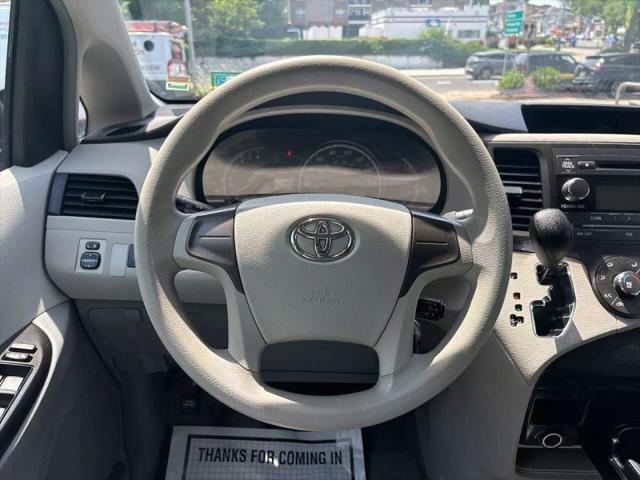 2011 Toyota Sienna Base V6