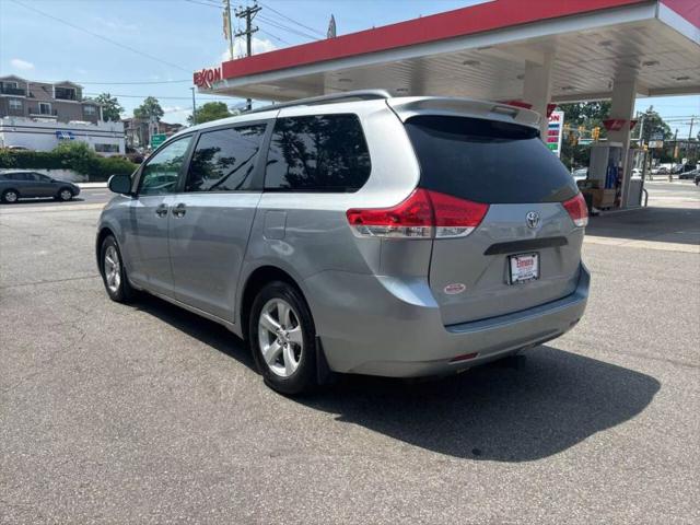 2011 Toyota Sienna Base V6