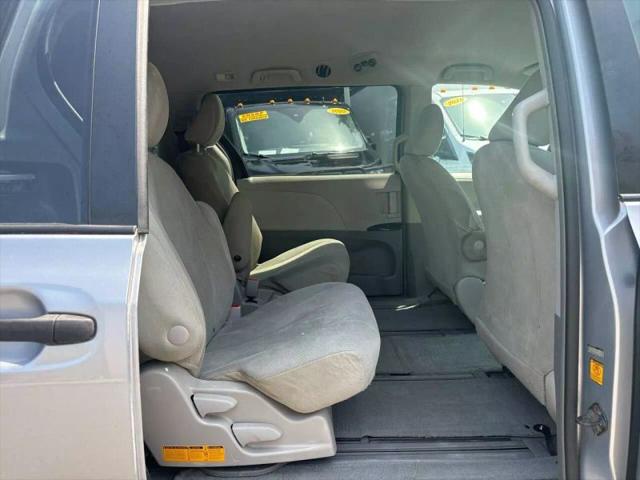 2011 Toyota Sienna Base V6