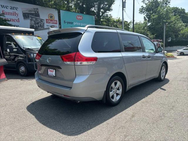 2011 Toyota Sienna Base V6