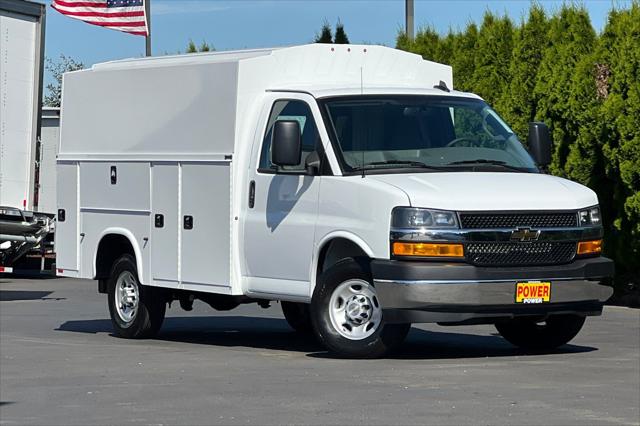 2025 Chevrolet Express Cutaway Work Van