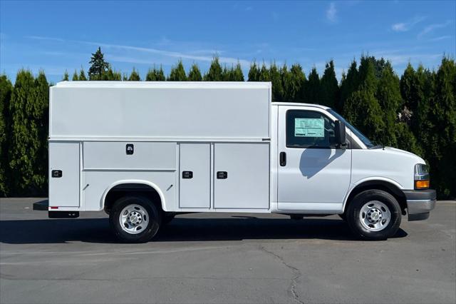 2025 Chevrolet Express Cutaway Work Van