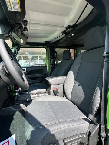 2025 Jeep Wrangler 4-Door Summit 4x4