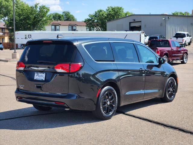 2023 Chrysler Voyager LX 2023 Chrysler Voyager LX