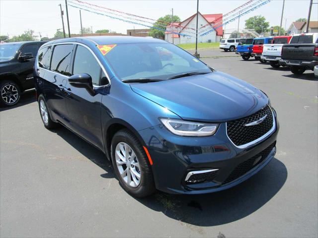 2025 Chrysler Pacifica PACIFICA SELECT AWD