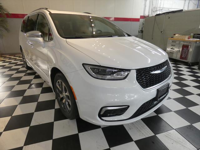 2024 Chrysler Pacifica Hybrid Pinnacle