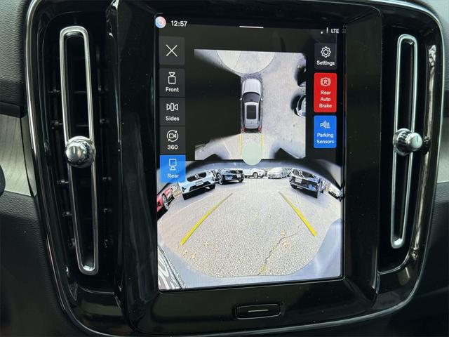 2026 Volvo XC40 B5 Plus