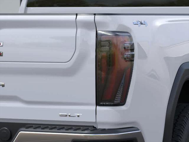 2025 GMC Sierra 2500HD 4WD Crew Cab Standard Bed SLT