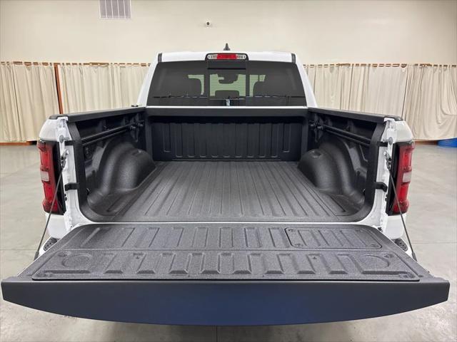 2026 Ram 1500 Laramie Crew Cab 4x4 5'7" Box