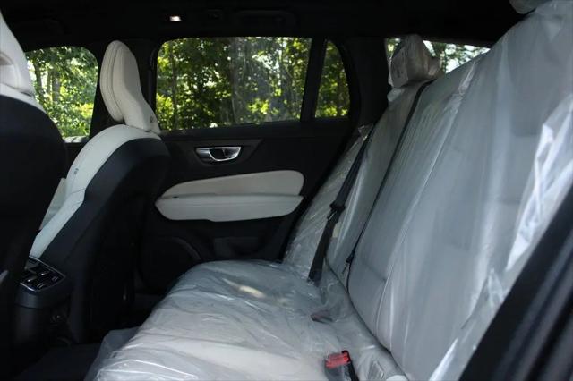 2026 Volvo V60 Cross Country Ultra, B5 AWD Gas (mild hybrid)