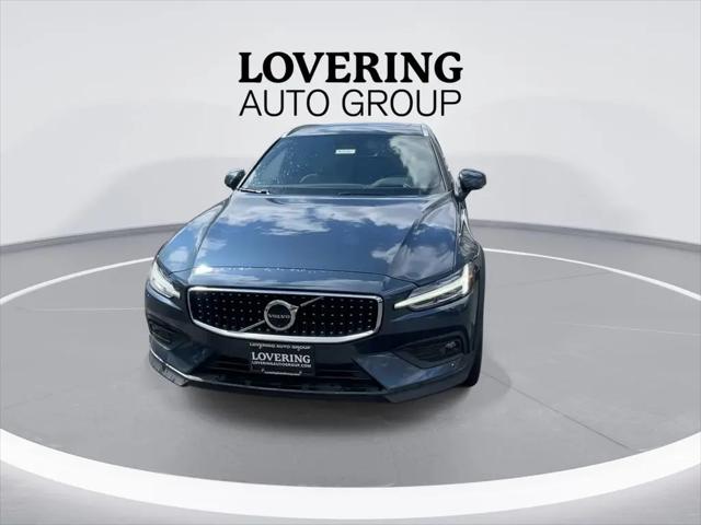 2026 Volvo V60 Cross Country Ultra, B5 AWD Gas (mild hybrid)