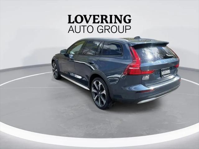2026 Volvo V60 Cross Country Ultra, B5 AWD Gas (mild hybrid)