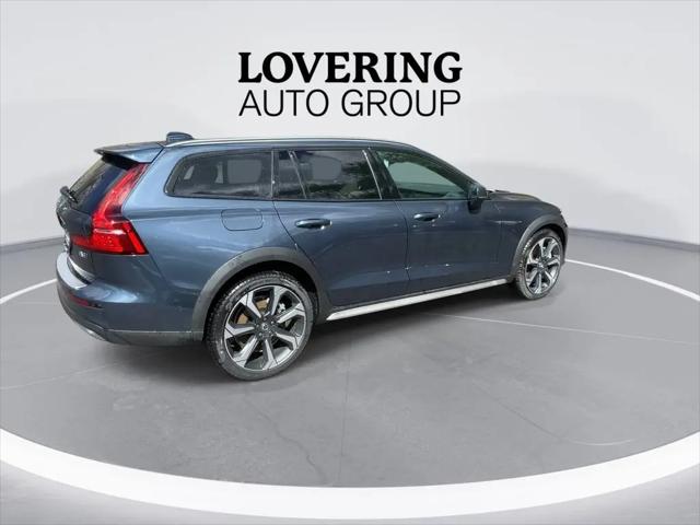 2026 Volvo V60 Cross Country Ultra, B5 AWD Gas (mild hybrid)