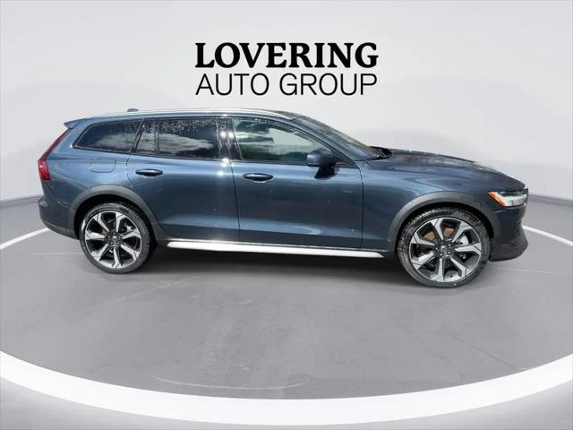 2026 Volvo V60 Cross Country Ultra, B5 AWD Gas (mild hybrid)