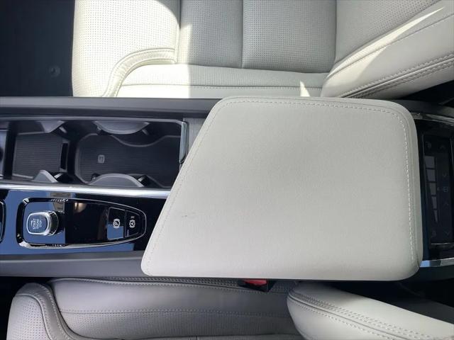 2026 Volvo V60 Cross Country Ultra, B5 AWD Gas (mild hybrid)