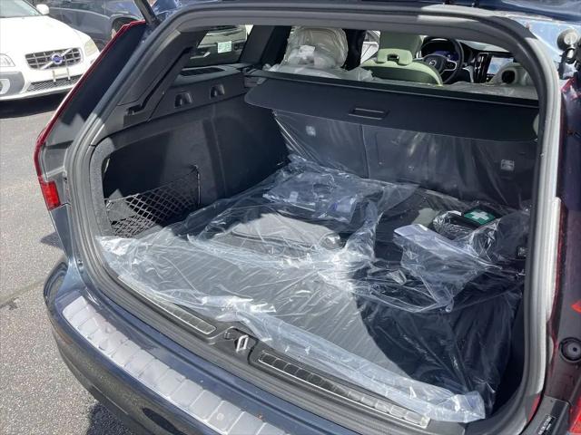 2026 Volvo V60 Cross Country Ultra, B5 AWD Gas (mild hybrid)