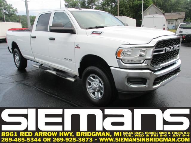 2022 RAM 3500 Tradesman Crew Cab 4x4 8 Box