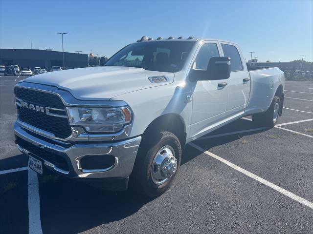 2024 RAM 3500 Tradesman Crew Cab 4x4 8 Box
