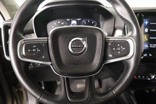 2022 Volvo XC40 T5 Momentum
