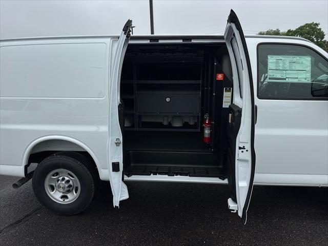 2025 Chevrolet Express 2500