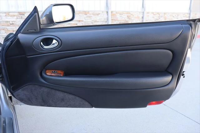 2004 Jaguar XK8 Standard