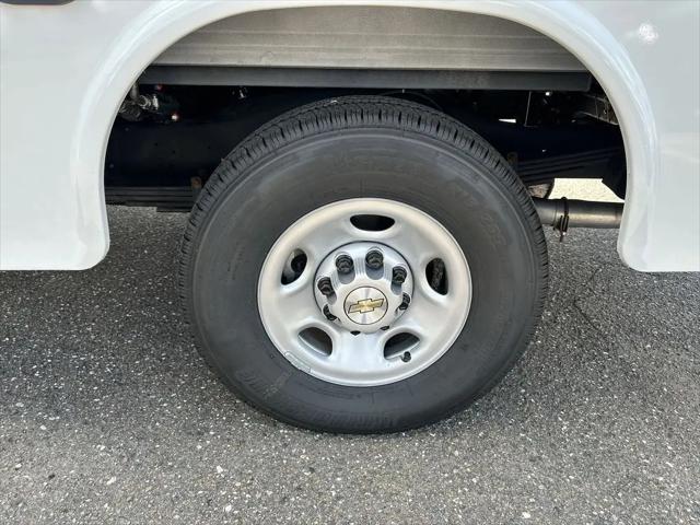 2025 Chevrolet Express Cutaway Work Van