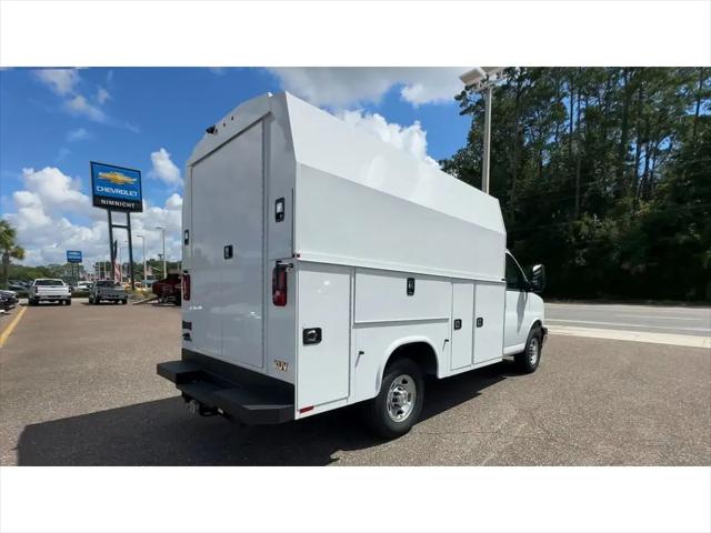 2025 Chevrolet Express Cutaway Work Van