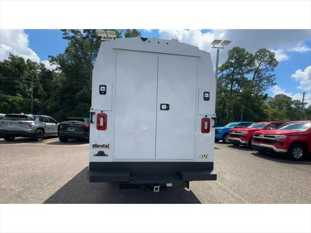 2025 Chevrolet Express Cutaway Work Van