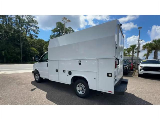 2025 Chevrolet Express Cutaway Work Van