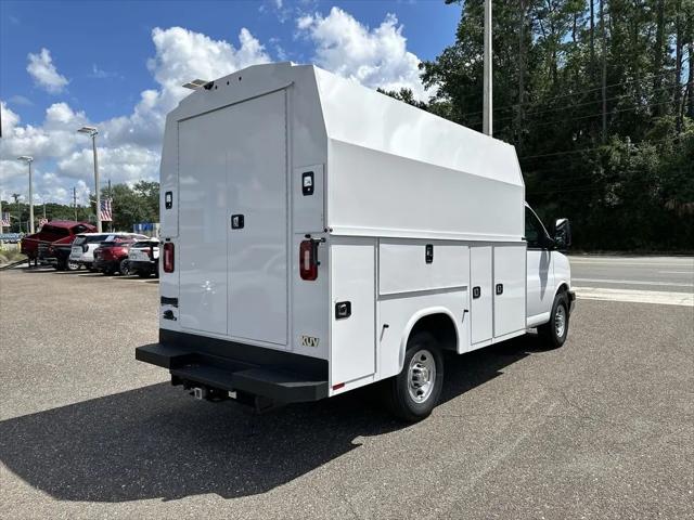 2025 Chevrolet Express Cutaway Work Van